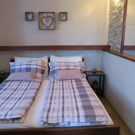 Apartments And Rooms Stefanac Слунь Екстер'єр фото