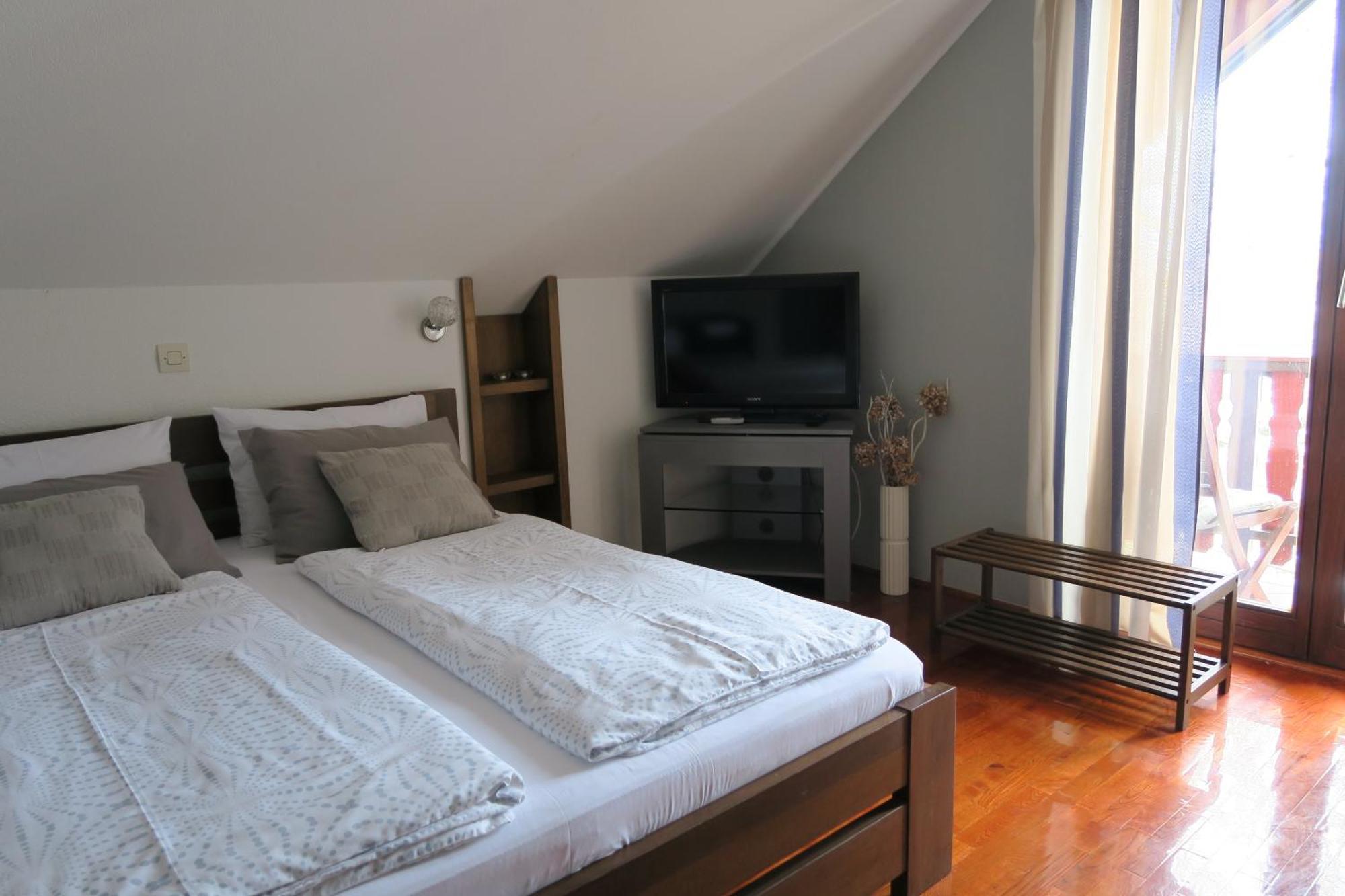 Apartments And Rooms Stefanac Слунь Екстер'єр фото