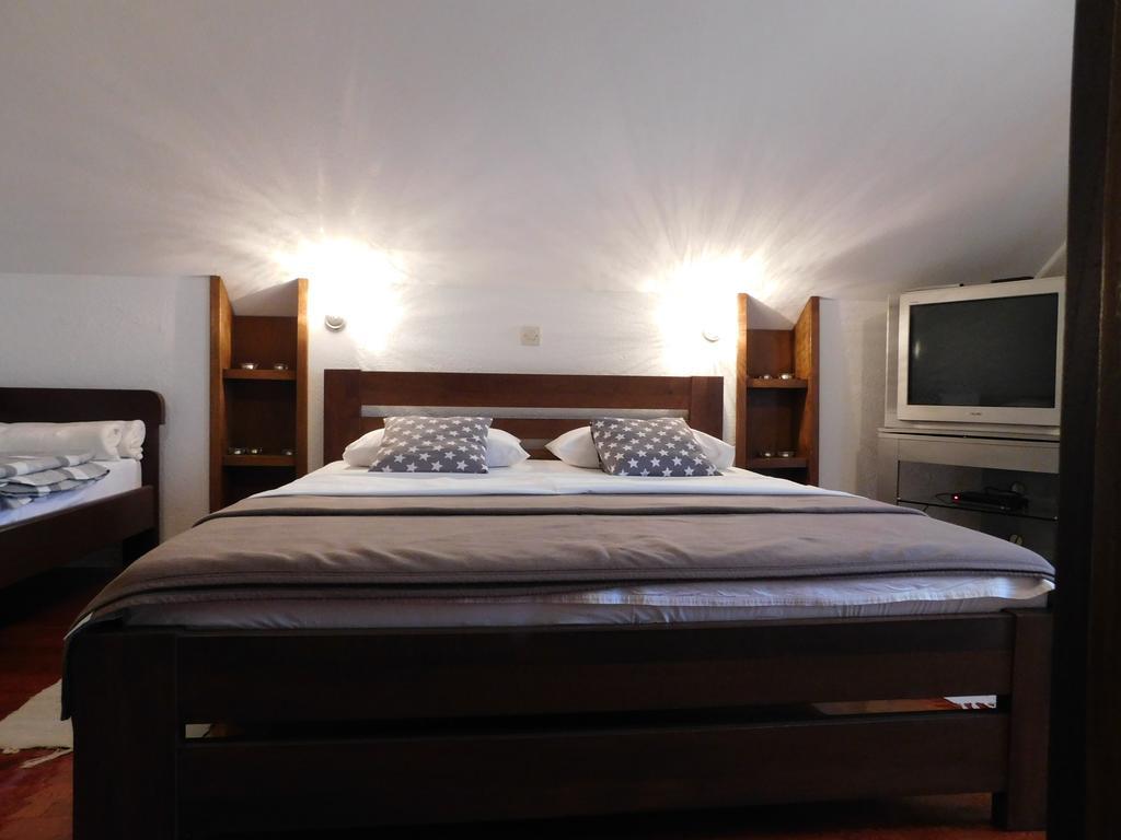 Apartments And Rooms Stefanac Слунь Екстер'єр фото